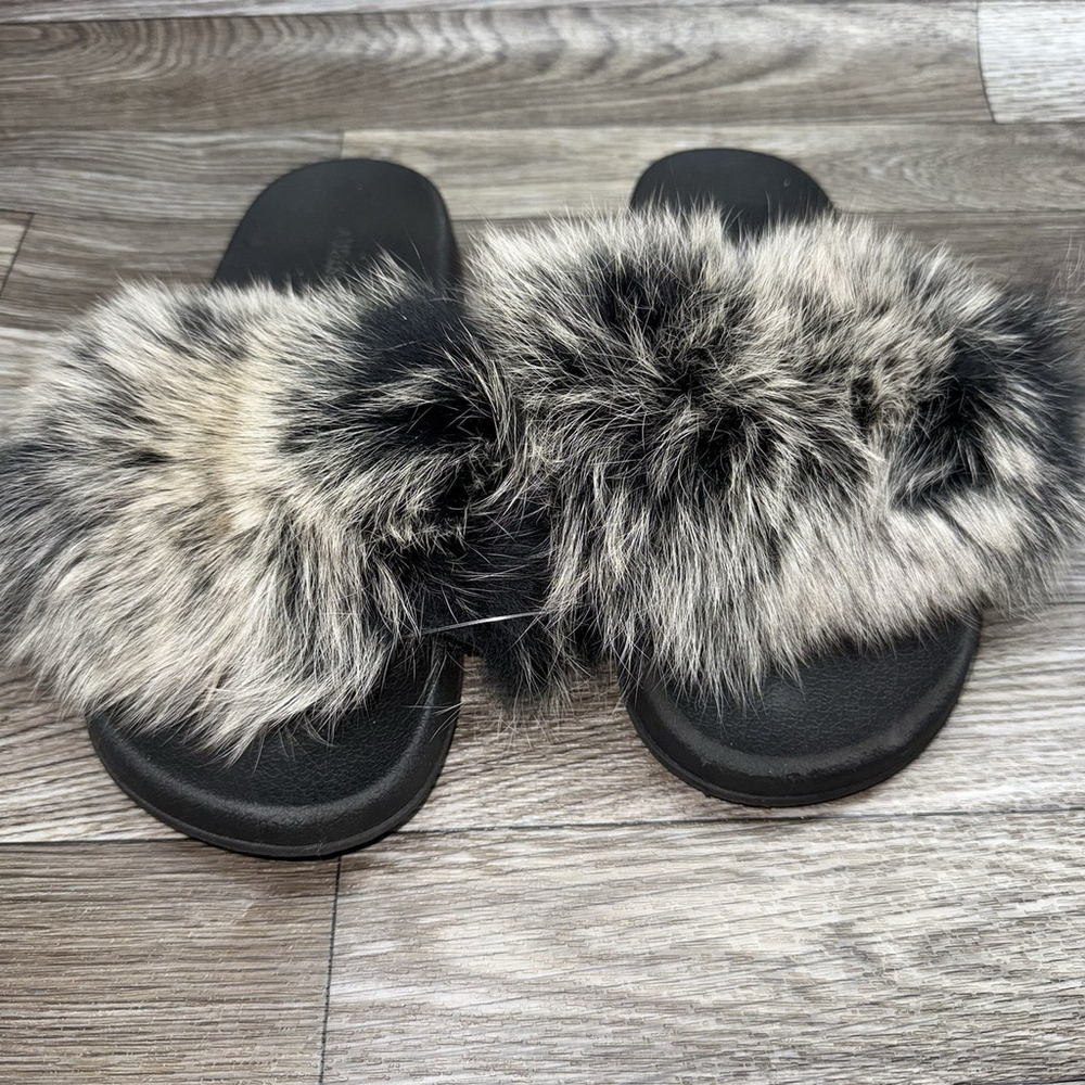 Women's Size 10-11 Faux Fur Slides Black Furry Sandals NEW - Picture 4 of 9